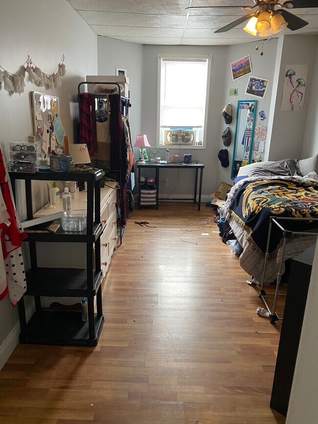 Building Photo - 3501 Boulevard of the Allies Blvd Unit 2