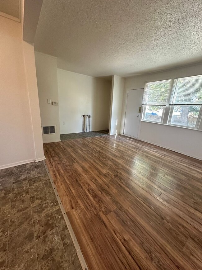 Photo - 31 Riley Manor Cir