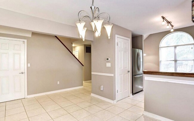 Photo - 1548 Ritchie Ln