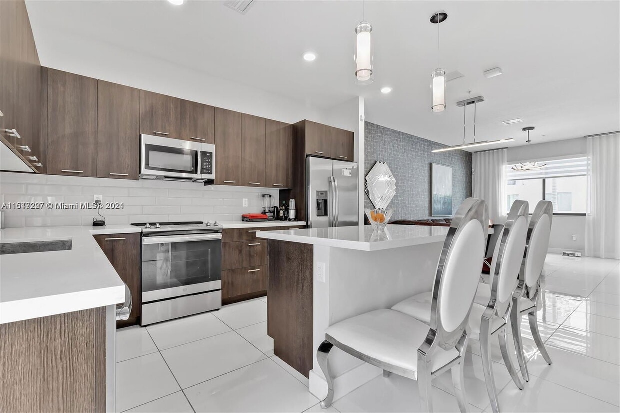 Photo - 4745 Northwest 84th Court, Doral, FL 33166 - 4 BR 3 BA Townhouse