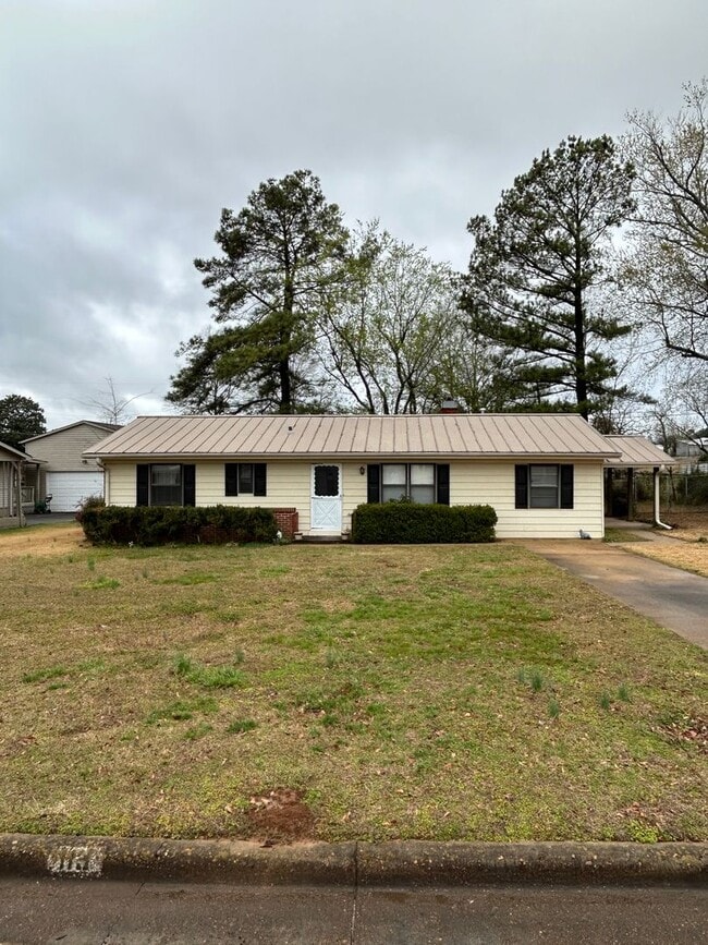 Building Photo - House for rent