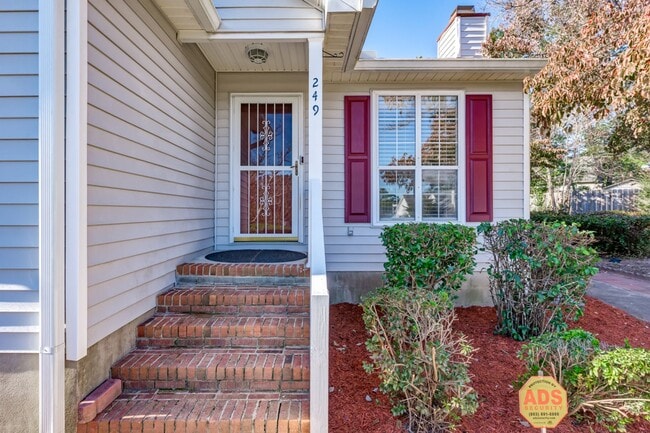 Photo - Delightful 3-bedroom, 2-bathroom home loca...