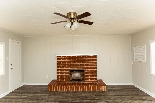 Photo - 705 Water St
