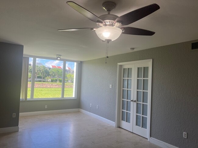 Photo - 2851 N Oakland Forest Dr