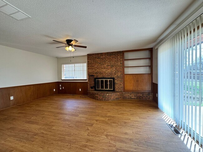 Photo - Lovely Brick Home in NW OKC near Lake Hefner