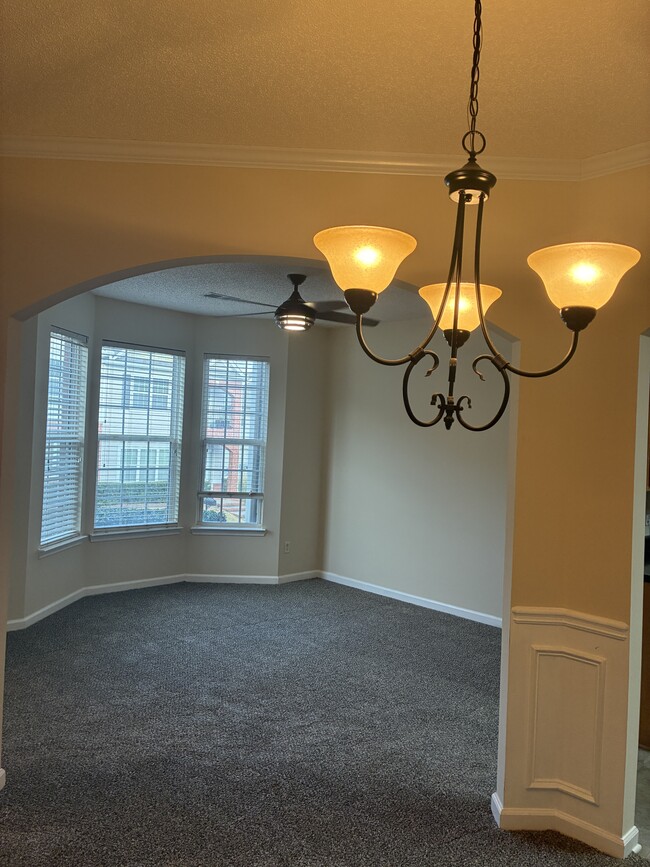 Comedor y sala de estar - 7573 Rutgers Cir