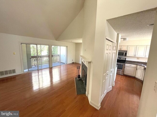 Photo - 245 Carriage Ct