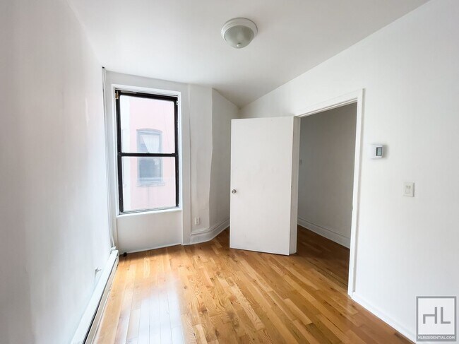 Photo - STARR STREET / Spacious Bushwick 2-Bed 1-Bath / Amazing Location Unit 3R