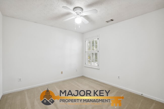 Photo - 1620 Midland Ct