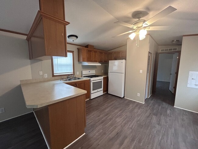 Building Photo - 17 Deer Run Pky