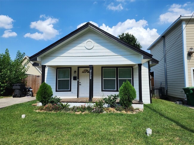 Building Photo - 2120 Yates St