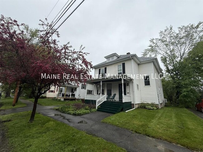 Photo - 188 Elm St House