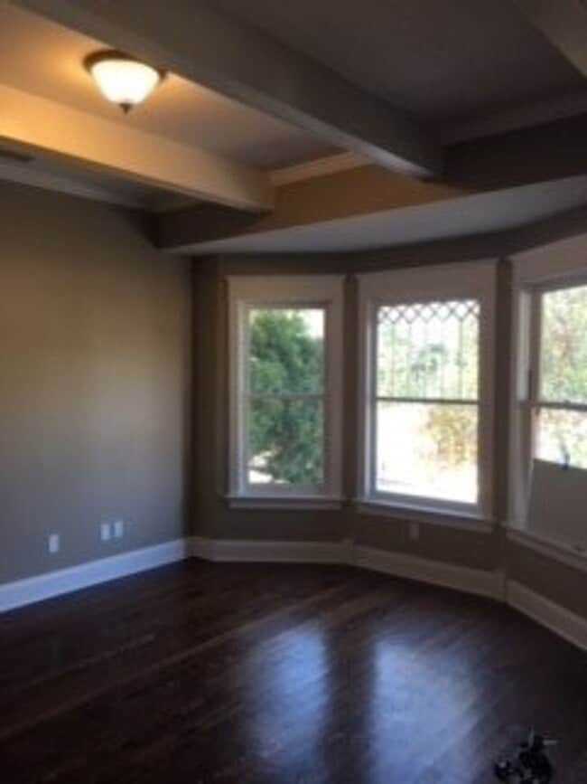 Photo - 1127 George St Unit Front House