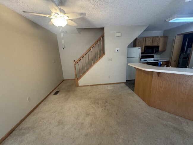 Photo - Charming 2-Bed Townhouse Retreat in Woodbury Spacious 1080 Sq Ft with 1 Bath. Unit 2