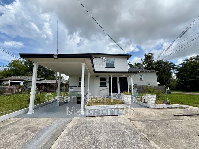 Photo - 1161 W 5th St