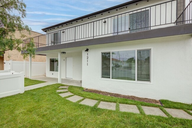 Building Photo - 1211 Beryl St Unit A