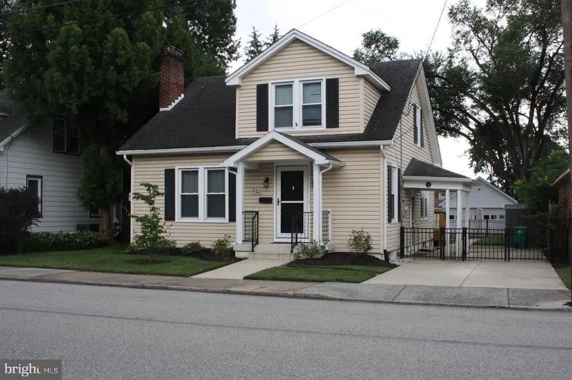 Photo - 262 F St House