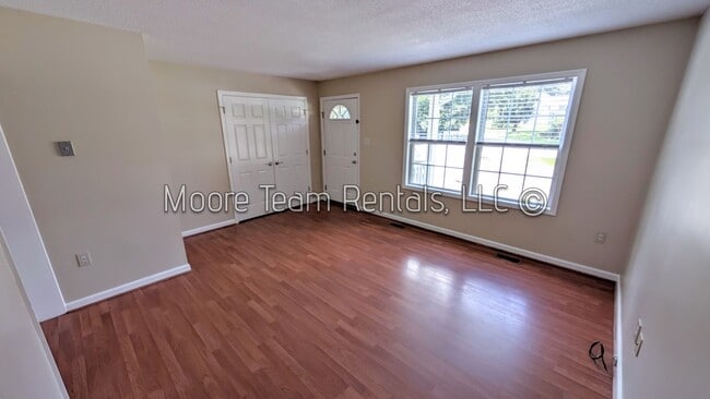 Photo - 1103 Maple St Unit Maple St 1103 - B