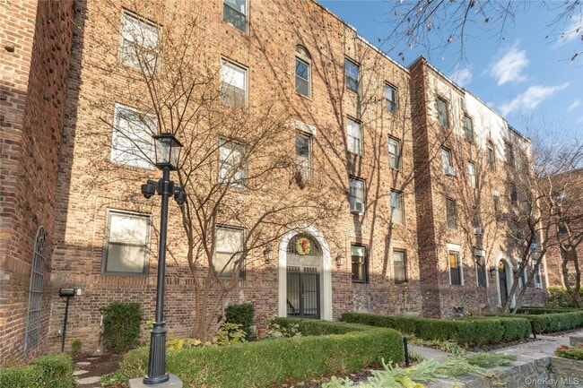 Building Photo - 64 Sagamore Rd Unit B8