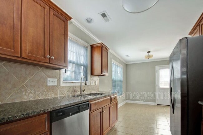 Photo - 49 Linford St