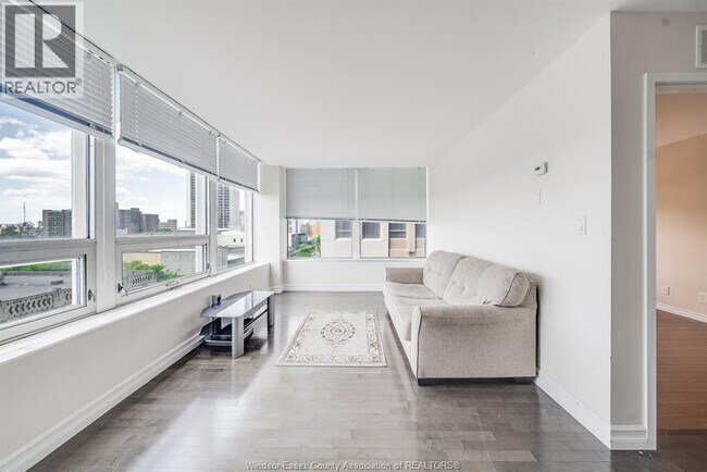 Photo - 540 Ouellette Ave Unit 5B