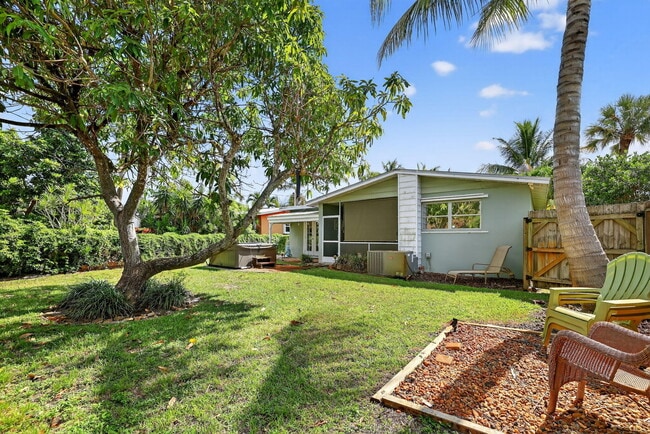 Photo - 262 SE Monterey Ave