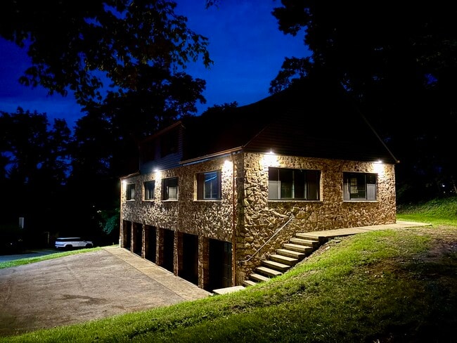 Photo - 101 41st St Unit #1