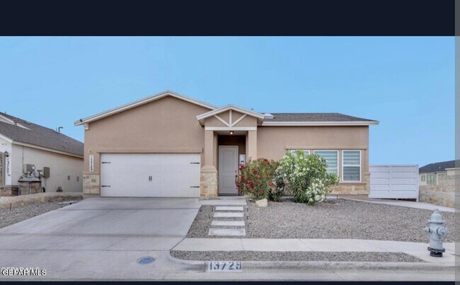 13729 Lago Vista Ave