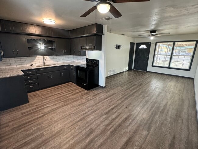 Photo - 1210 46th Pl