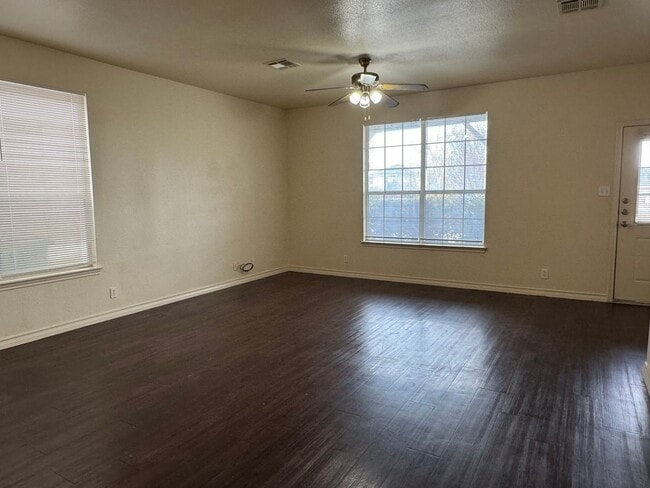 Photo - 220 Sandstone Dr Unidad A