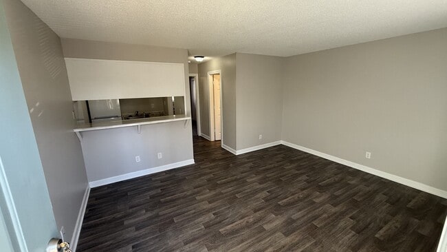Pepper Tree Apartments - Pepper Tree Apartments