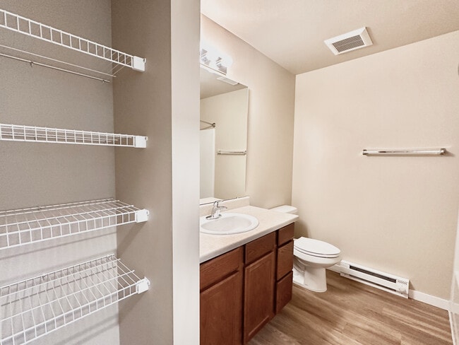 1BR, 1BA - 647SF
