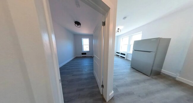 BEDROOM ENTRANCE - 378 50th St Unidad 3R