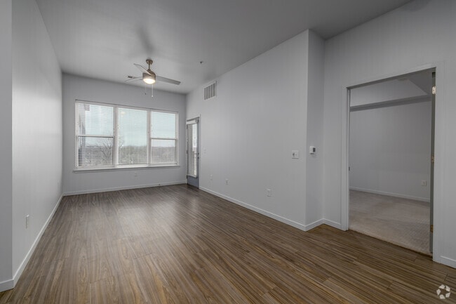 2BR, 2BA - 1,103SF - B2 - Living Area