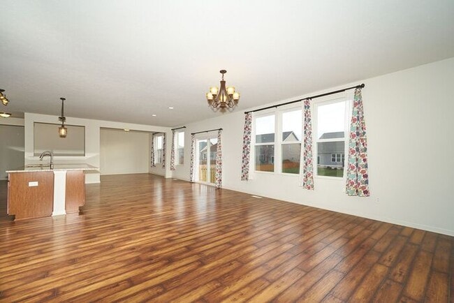 Photo - 4 Bedroom With Finished Basement in Westfield!