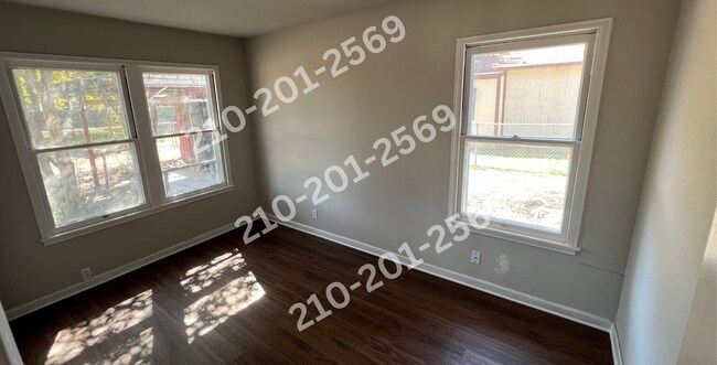 Photo - 122 Anton Dr