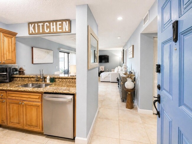 Photo - 1540 Windorah Way Unidad D