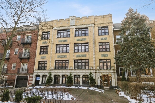 Building Photo - 1127 W Farwell Ave Unit 106