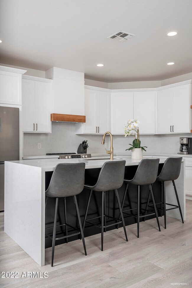 Photo - 1012 E Susan Ln