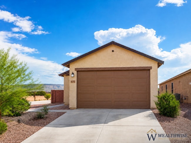 Photo - BEAUTIFULLY UPGRADED EXCEPTIONAL HOME WITH MOUNTAIN VIEWS IN SAGUARO HAVEN