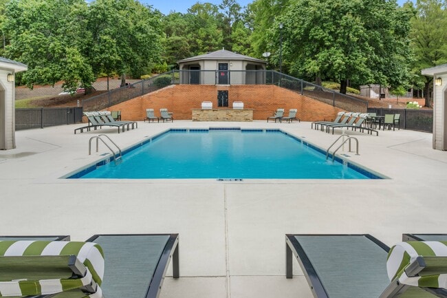 Riverchase Landing Apartments