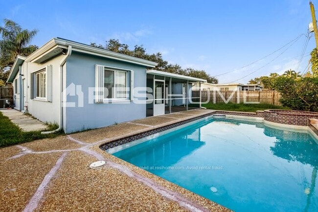 Building Photo - 8954 SW 53rd St