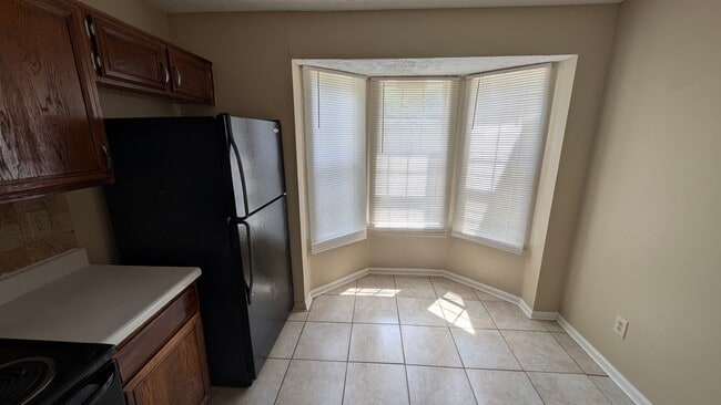 Photo - 3909 Meadow Creek Dr