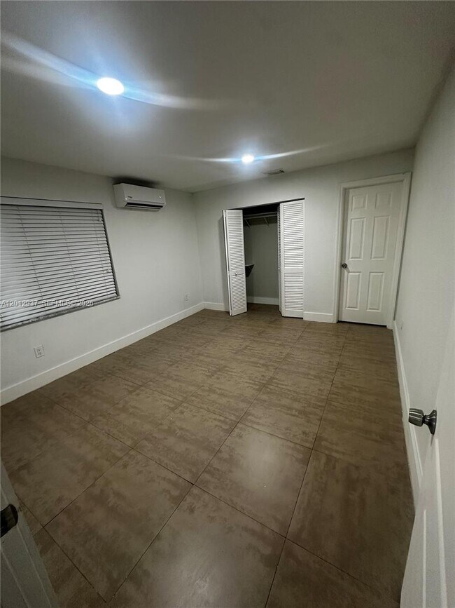 Photo - 18560 SW 128th Ave Unidad B