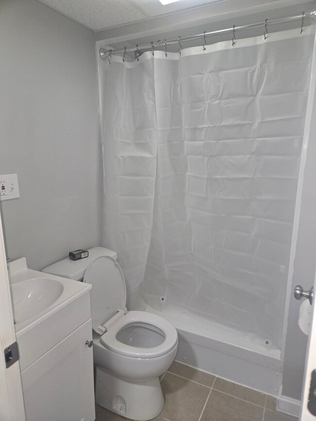 Photo - 1073 Main St