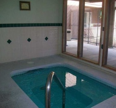 Photo - Twin Dolphin/Creekside