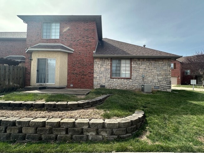 Photo - 3 bed 2.5 bath in Chesterfield Village in Springfield