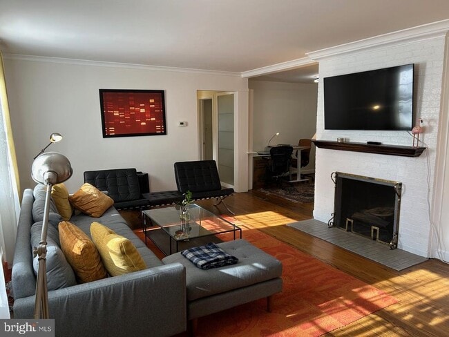 Building Photo - 5507 Chesterbrook Rd