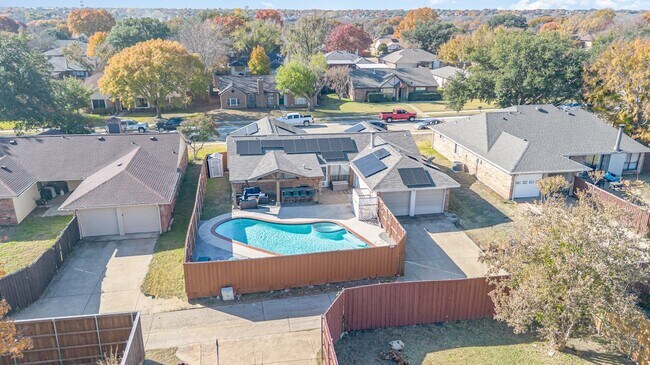 Photo - 913 Sandhurst Dr