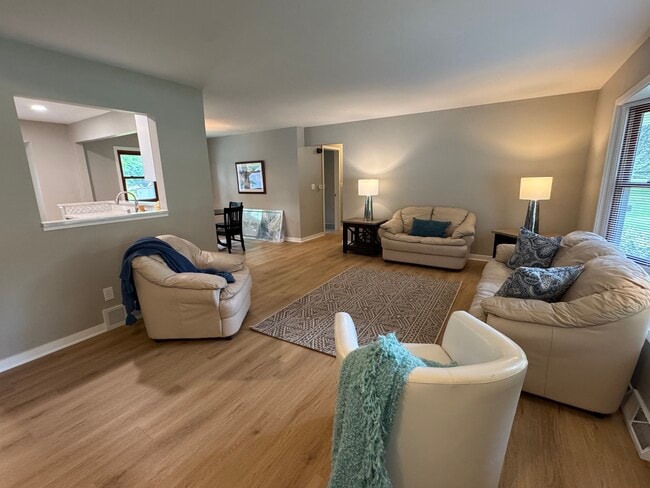 Open Concept - 5322 S Menard Dr
